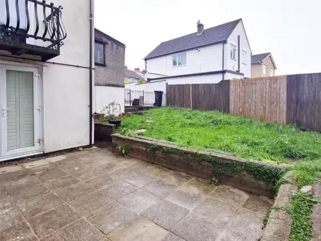 House for rent in Kingswood, School House