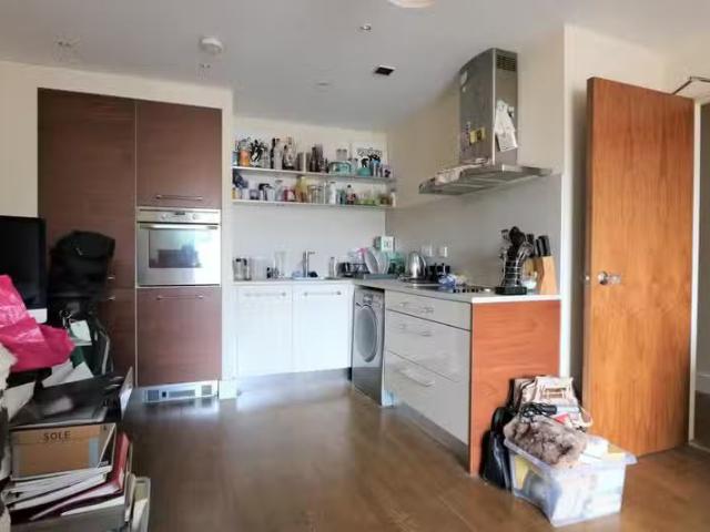 Apartment for rent in Cardiff Bay, Falcon Lodge