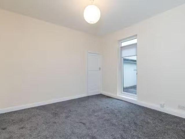 Apartment for rent in Babell, Wales