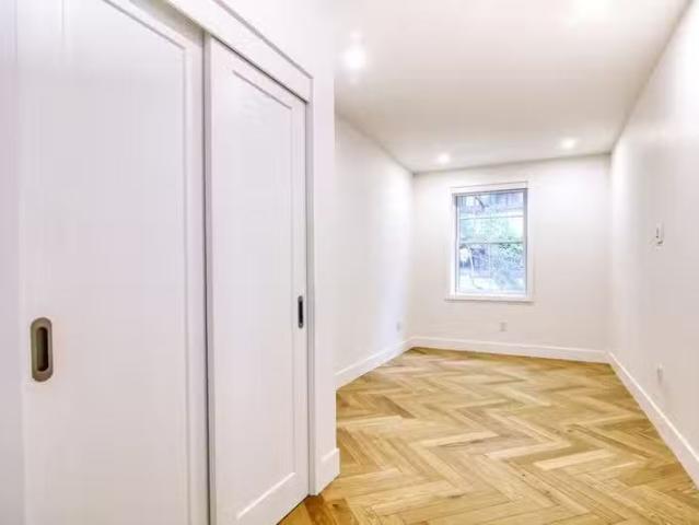 Condo for rent in Westmount, Quebec