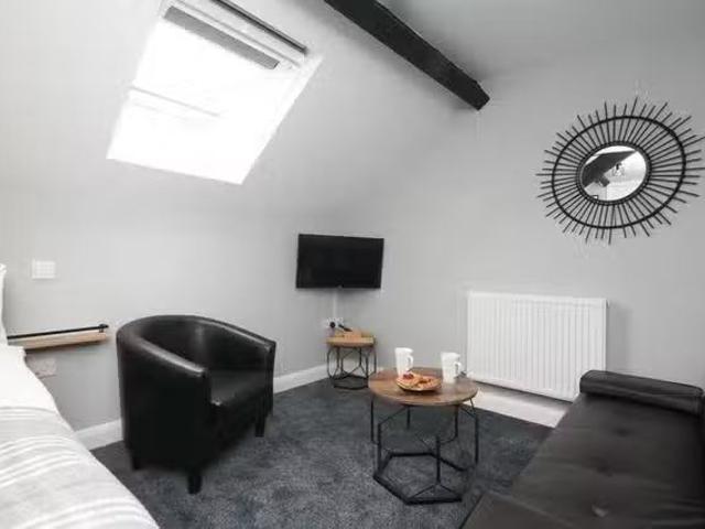 Apartment for rent in Llaniestyn, Wales