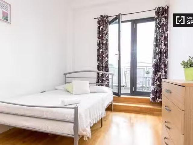 House for rent in Limehouse, Greater London