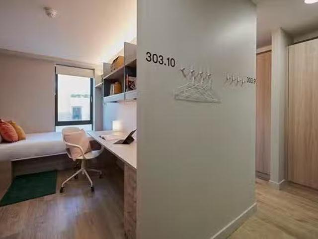 Apartment for rent in Bulk, Bare
