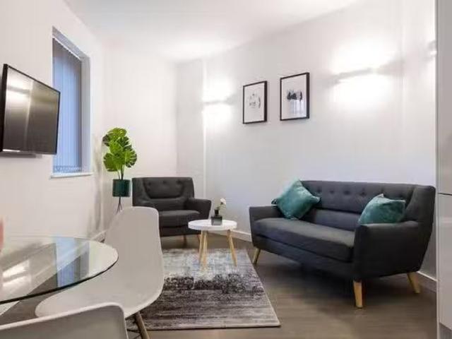 Apartment for rent in St Albans, Five Acres