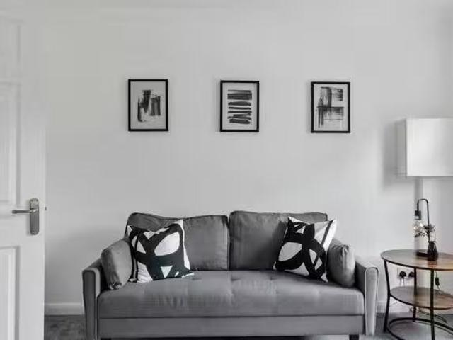Apartment for rent in St Albans, Five Acres