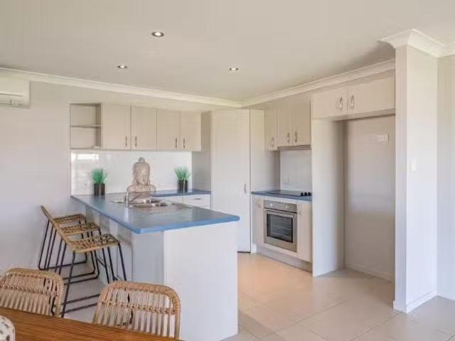 House for rent in Jones Hill, Queensland
