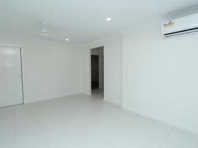 Apartment for rent in Kings Creek, Queensland