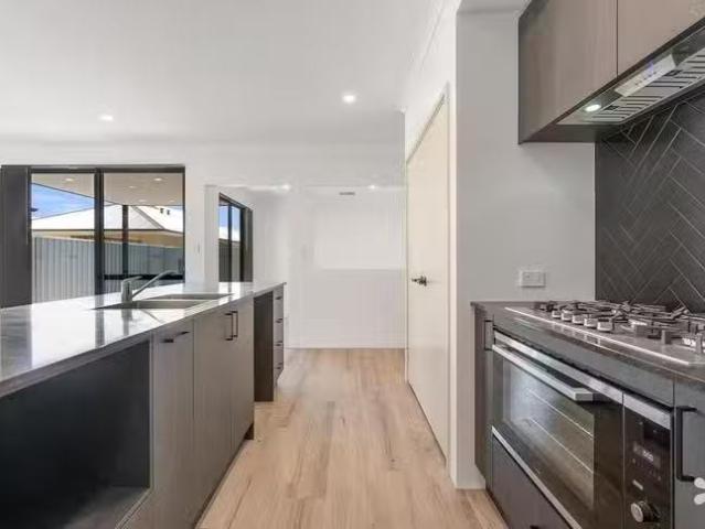 House for rent in Piara Waters, Western Australia