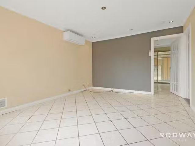 Apartment for rent in Seville Grove, Western Australia