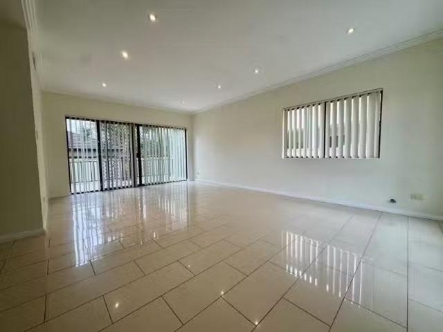 Condo for rent in Sydney, New South Wales