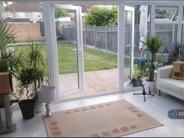 House for rent in Ponders End, Greater London