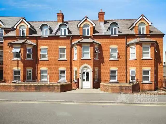 Apartment for rent in Westborough, Surrey
