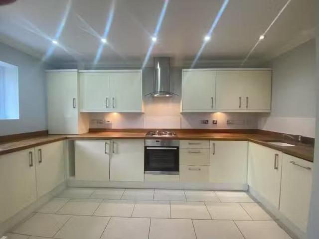 Apartment for rent in Westborough, Surrey