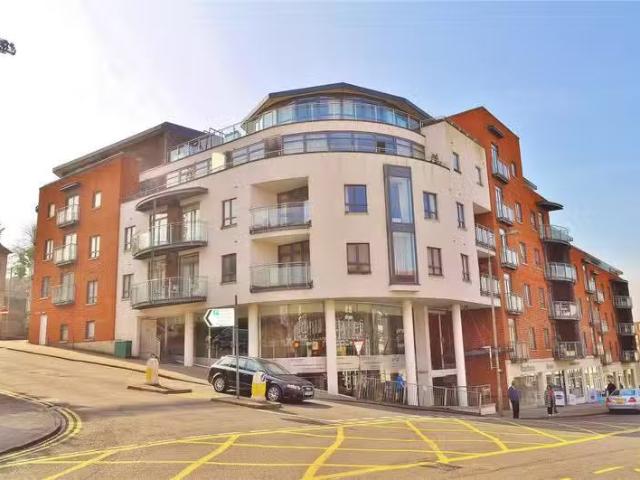 Apartment for rent in Westborough, Surrey