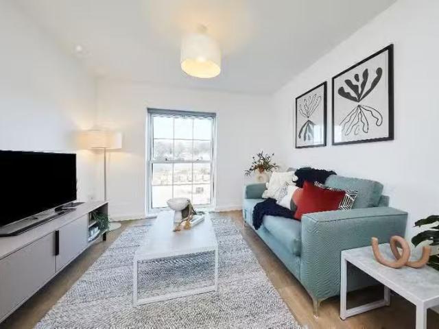 Apartment for rent in Badshot Lea, Waverley