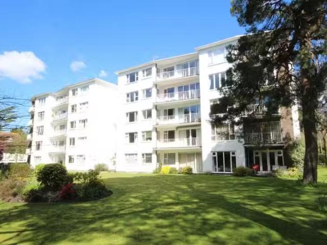 Apartment for rent in Branksome Chine, Branksome Park