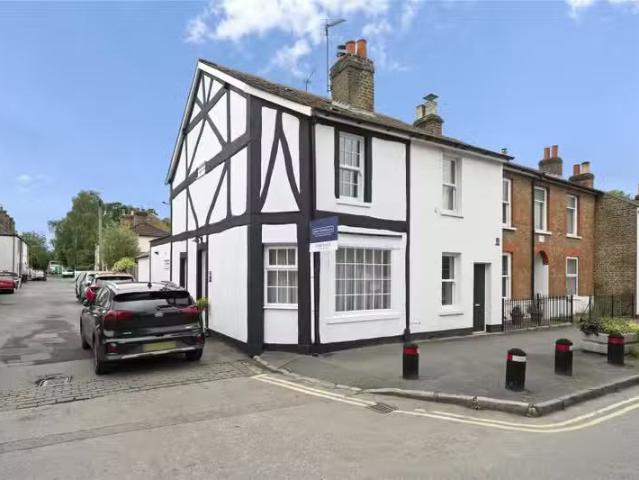 House for rent in Ashley Park, Surrey