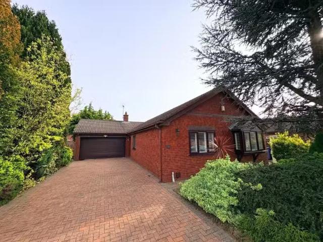House for rent in Calderstones