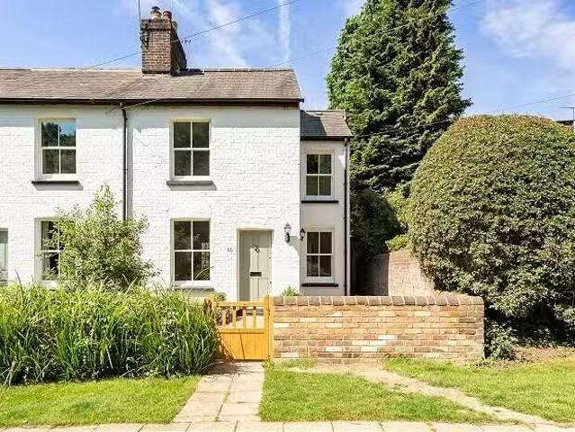 House for rent in Hatching Green, Five Acres