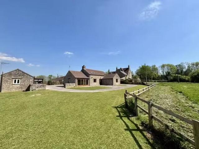 House for rent in Yate Rocks, Yate