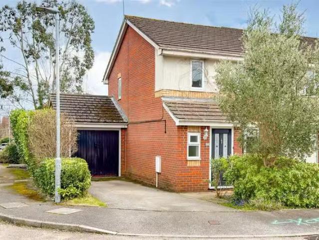House for rent in Five Acres, Hertfordshire