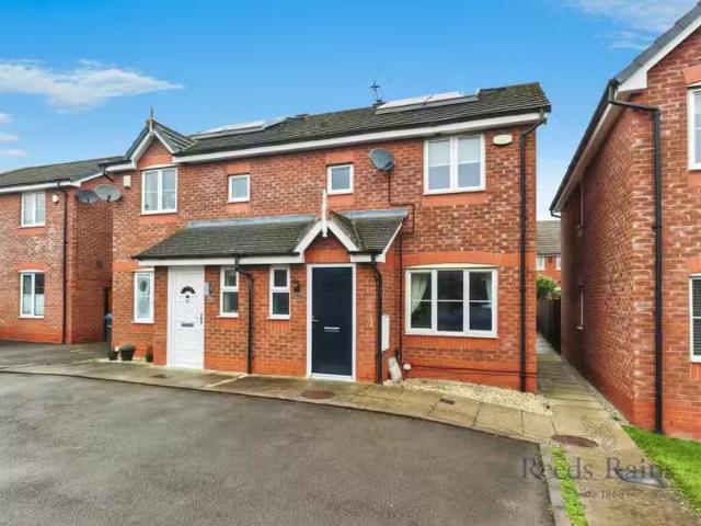 House for rent in Broken Cross, Macclesfield