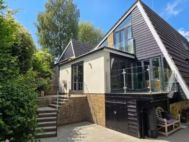 House for rent in Beaconsfield, Forty Green