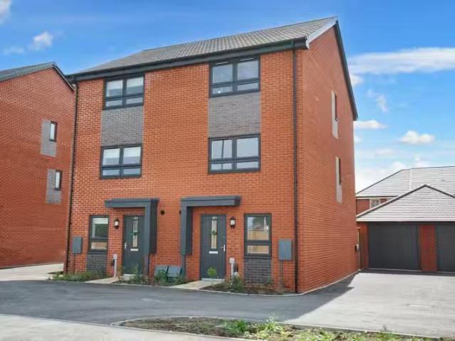 House for rent in Green Close, Warwickshire