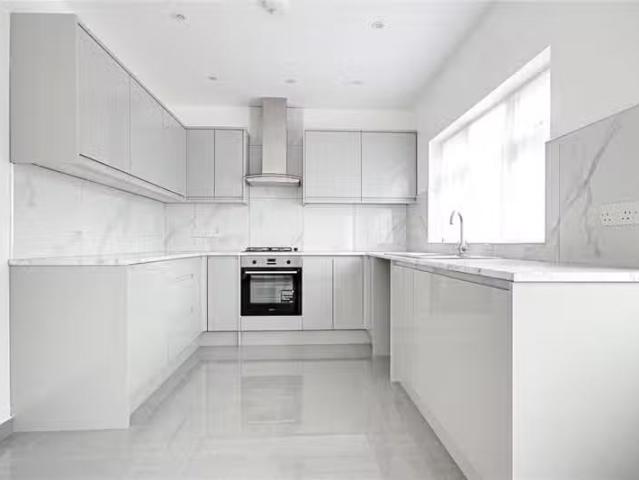 House for rent in Freezywater, Greater London