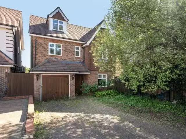 House for rent in Little Stanmore, Greater London