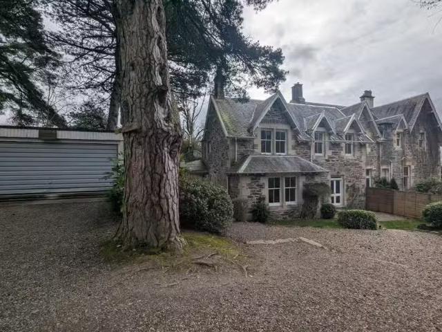 House for rent in Shandon, Scotland
