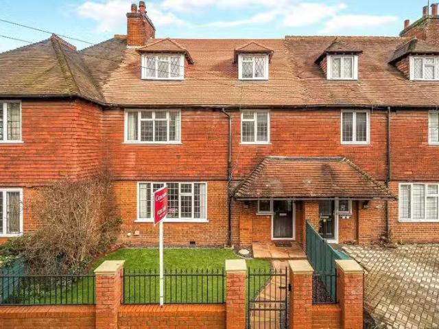 House for rent in Byfleet, Woking
