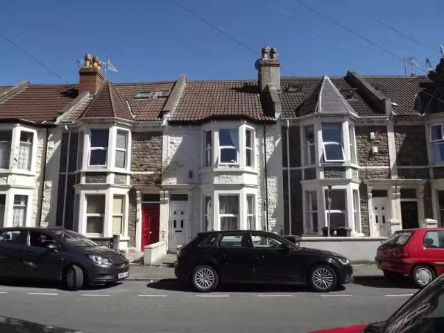 House for rent in Lower Feltham, Greater London