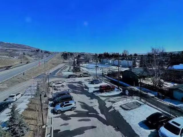 Condo for rent in Cochrane, Alberta