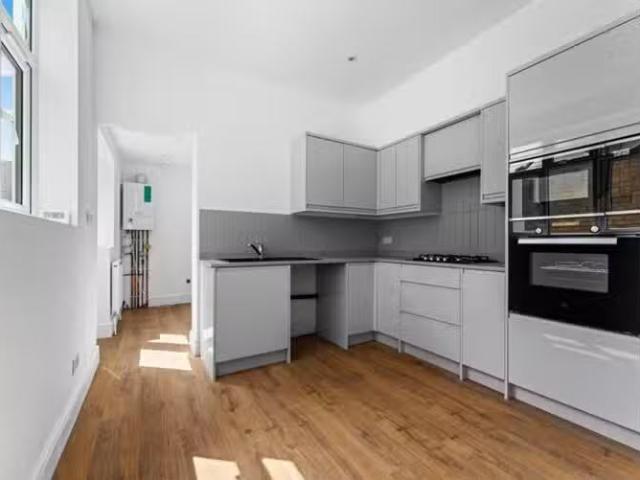 Apartment for rent in London Borough of Merton, Mitcham