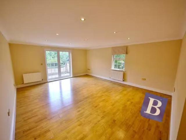 Apartment for rent in Navestock Side