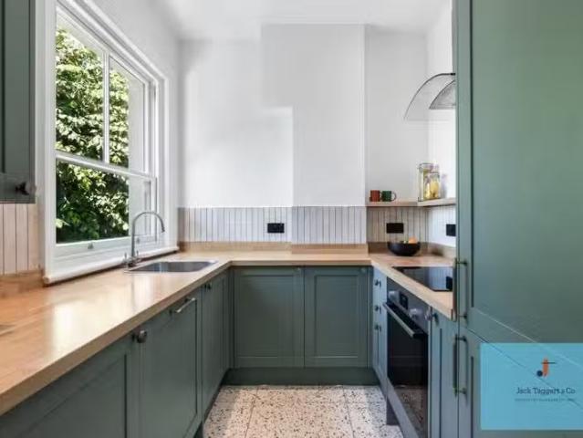 Apartment for rent in Aldrington