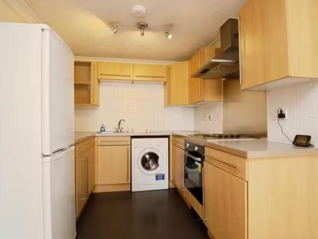 House for rent in Pengam Green, Falcon Lodge