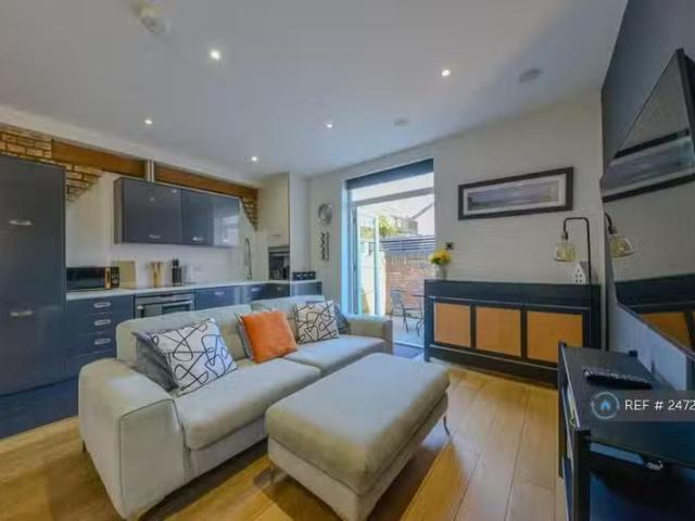 House for rent in Five Acres, Hertfordshire