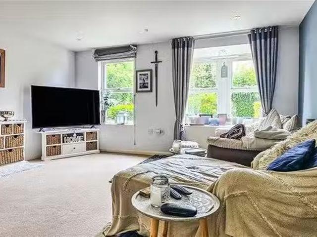 House for rent in Five Acres, Hertfordshire