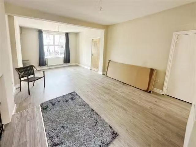 House for rent in Brynmenyn, Wales