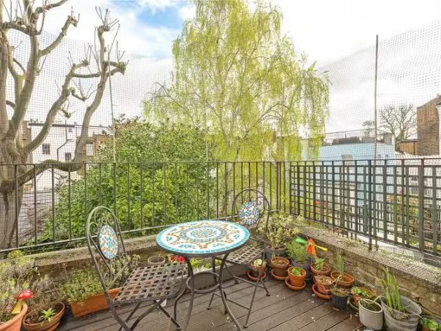 Apartment for rent in Camden Town, Greater London