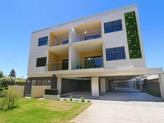 House for rent in Cloverdale, Western Australia