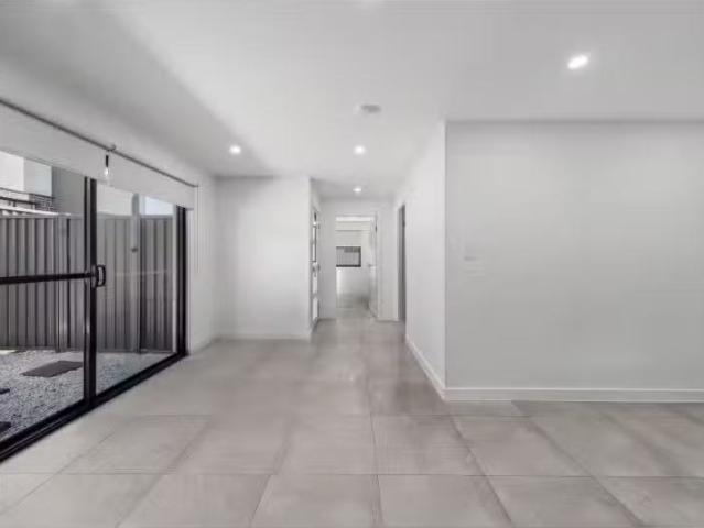 House for rent in Smithfield, Sydney