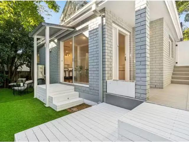 House for rent in Lower North Shore, Sydney