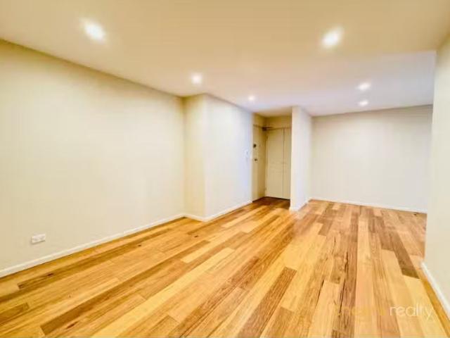 Apartment for rent in Lower North Shore, Sydney