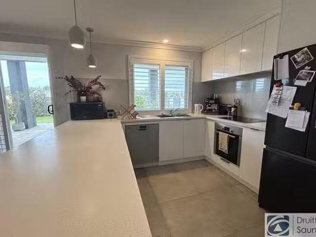 House for rent in Kingsley, Western Australia