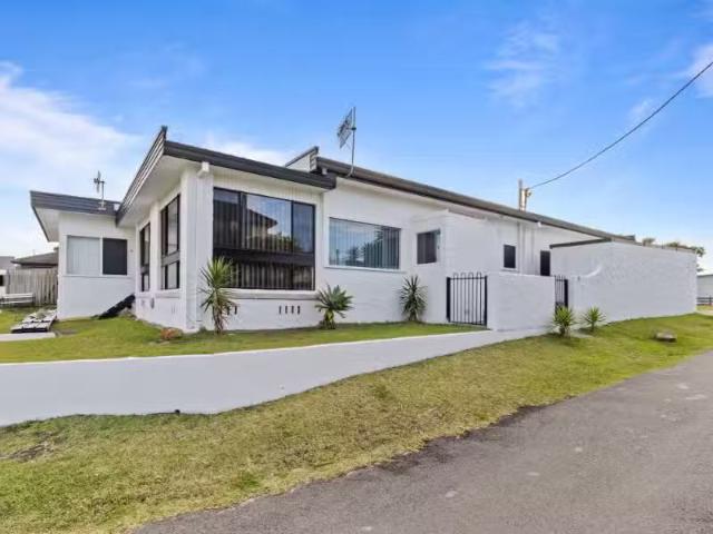 Apartment for rent in The Entrance, New South Wales