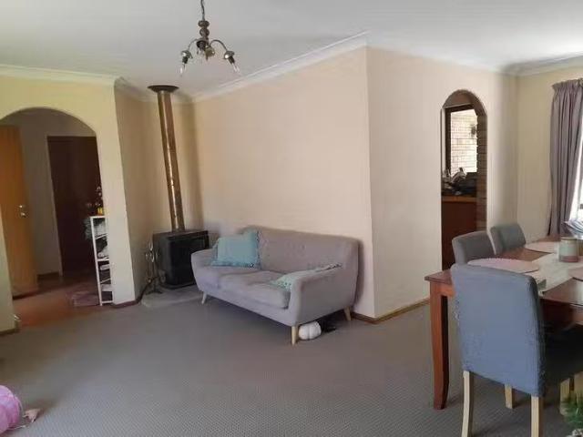 House for rent in Lesmurdie, Western Australia