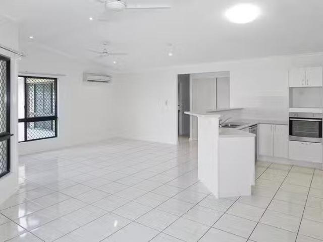 House for rent in Bushland Beach, Queensland